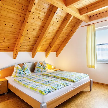 Beutenmuehle Straussenfarm Dach * Owingen